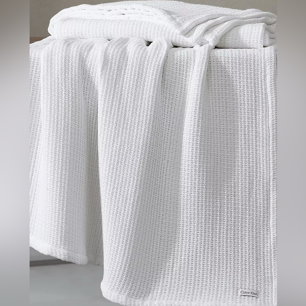 Calvin Klein Honeycomb Cotton Queen Blanket NWT